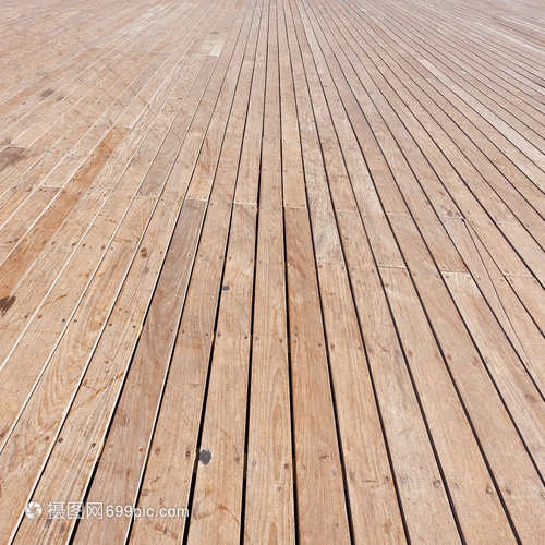 特拉維夫舊港的木地板 歷史的印記與現代的融合